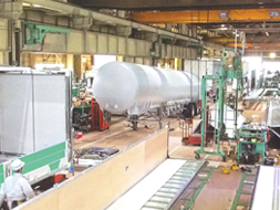 本工場（各種架装）