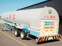 LNGタンクトレーラ